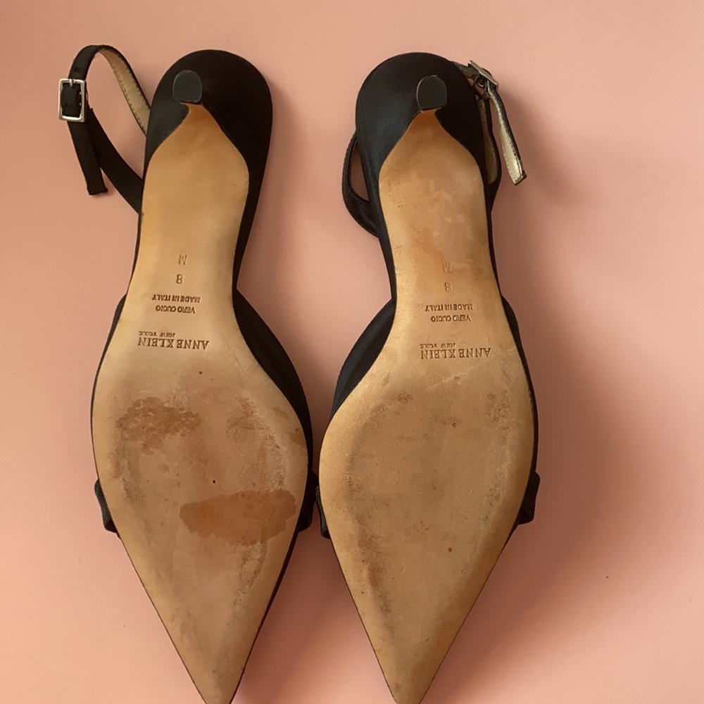 🎉🎉HP🎉🎉Vintage Anne Klein black sling back kitten heel pumps Size 8M - Picture 6 of 9